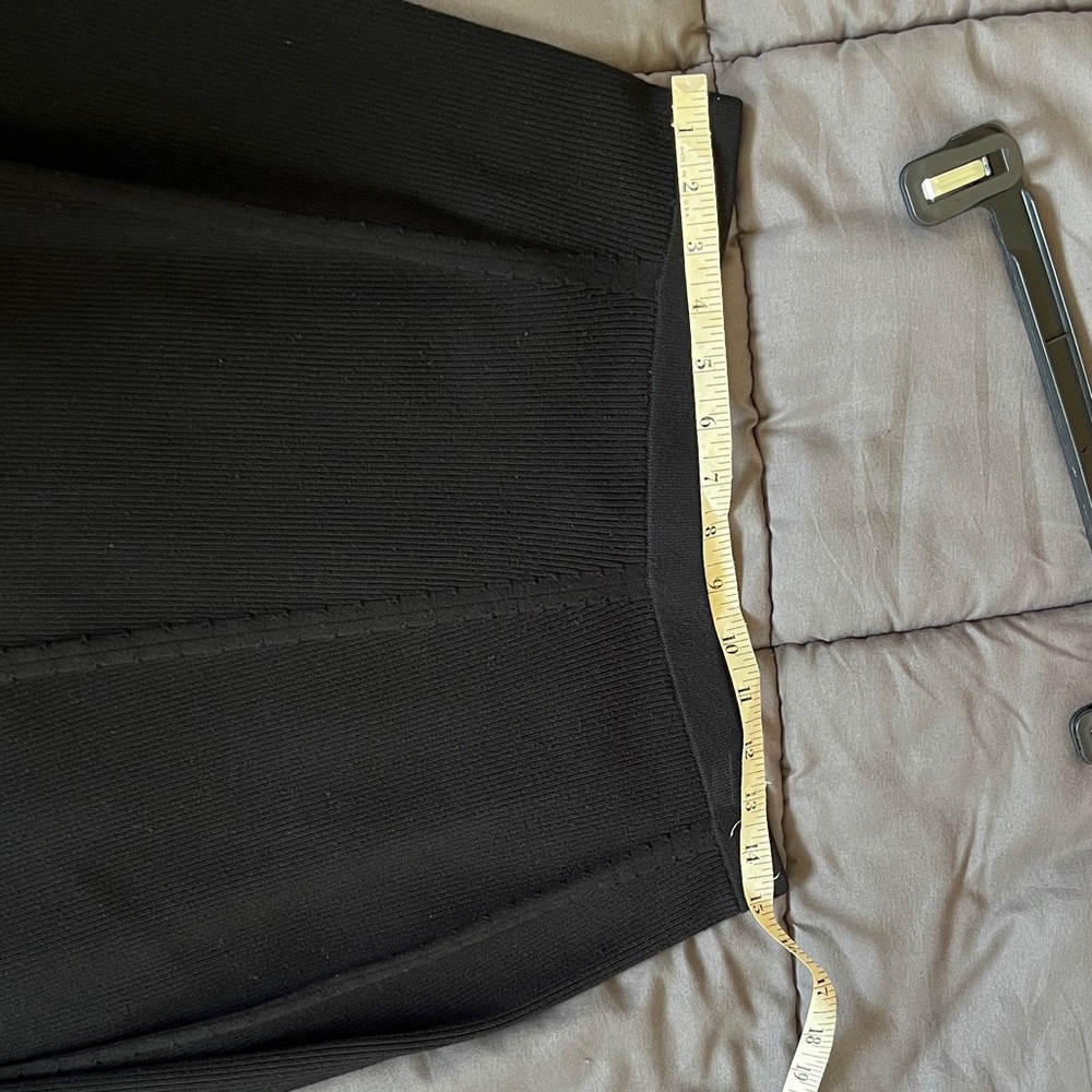 Elegant Black Women's Theory Skirt - Picture 4 of 4